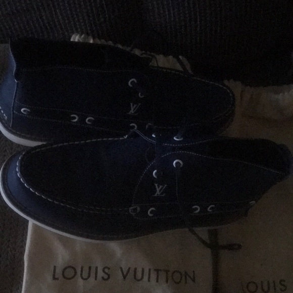 Shoes - Picture 3 of 4